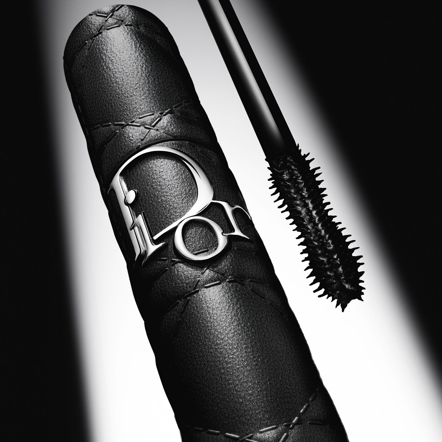 DIORSHOW OVERVOLUME (MASCARA DE PESTAÑAS CON VOLUMEN EXTREMO)